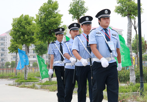 學校保安服務(wù)
